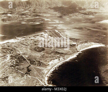 80-G-419204 : Naval Air Station, la baie de Kaneohe, territoire de Washington, juin 1944. Vue aérienne. Photographie de la Marine américaine officielle, aujourd'hui dans les collections des Archives nationales. (2018/01/24). 80-G-419204 o  39879915591 Banque D'Images