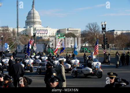 À partir de 1 h le jour de l'investiture l'U.S. Marshals Service a aidé le Service secret des États-Unis dans la sécurité de l'état les terrains les tribunaux américains ainsi que l'escorte de l'appareil judiciaire et de leur famille à la capitale pour la 57e Cérémonie d'investiture. Photo par Shane T. McCoy / U.S. Marshals USMS-01212013- 088 par U.S. Marshals Service Banque D'Images