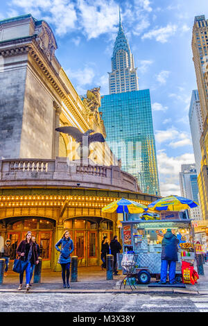 New York City, New York, États-Unis, janvier 2018, fournisseur de chariots alimentaires par Grand Central terminal Banque D'Images