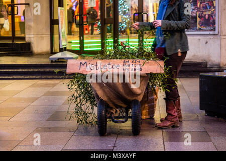 Mistletoe stall au marché de Noël Cardiff pays de Galles Banque D'Images