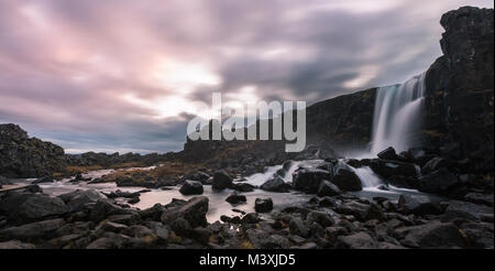 Belle Cascade Oxarafoss dans le sud de l'Islande europe Banque D'Images