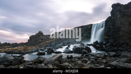 Belle Cascade Oxarafoss dans le sud de l'Islande europe Banque D'Images