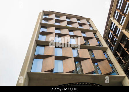 Windows sur un mur extérieur, Bloomberg Bloomberg à Londres, nouveau siège européen et bureaux de Cannon Street, City of London EC4 Banque D'Images