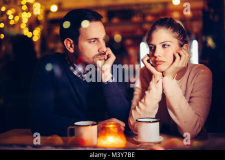 Triste couple having conflits et problèmes de rapport Banque D'Images