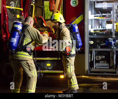 La tour Sud Falaise, Bolsover Road, Eastbourne, East Sussex, UK. 12 février 2018. East Sussex Fire and Rescue Service prendre part à un exercice d'entraînement à grande échelle à un bloc d'appartements de haute élévation. Credit : Newspics UK South Banque D'Images