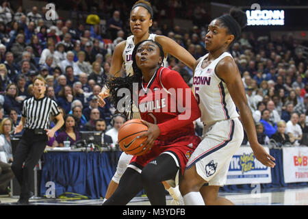 Magasins, Connecticut, USA. 12 Février, 2018. Dana Evans (1) de la Louisville Cardinals ressemble à tourner pendant un match contre Uconn Huskies au Gampel Pavilion dans les magasins, dans le Connecticut. Gregory Vasil/Cal Sport Media/Alamy Live News Banque D'Images