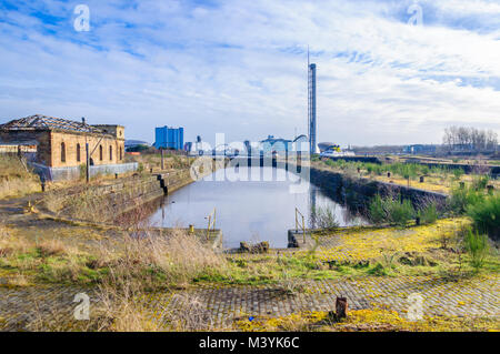 Glasgow, Ecosse, Royaume-Uni. 13 Février, 2018. Météo britannique. Soleil dans Glasgow au Docks Govan qui ont été construits entre 1869 et 1898 à l'aide de cut basalte et ont obtenu un statut d'édifice. Credit : Skully/Alamy Live News Banque D'Images