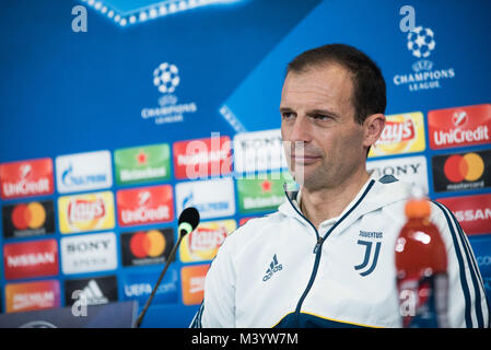 Turin, Italie. 12 Février, 2018. Massimiliano Allegri au cours de la conférence de presse de la Juventus FC avant le match de la Ligue des Champions, au stade de la Juventus de Turin, Italie, 12 février 2017 Crédit : Alberto Gandolfo/Pacific Press/Alamy Live News Banque D'Images