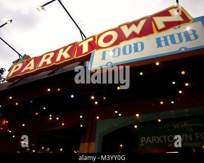 ANTIPOLO CITY, PHILIPPINES - 6 février, 2018 : stands de nourriture ou kiosques à l'intérieur d'un parc d'aliments à Antipolo City, Philippines. Banque D'Images