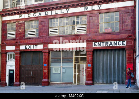 L'ancienne station de métro Volet ouvert en 1907 a été rebaptisée Aldwych peu après. La station a fermé ses portes en 1994. Banque D'Images