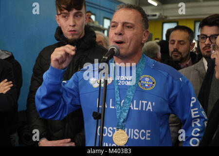 Naples, Italie. 12 Février, 2018. et le maître de Judo Giovanni Maddaloni Crédit : Fabio Sasso/Pacific Press/Alamy Live News Banque D'Images