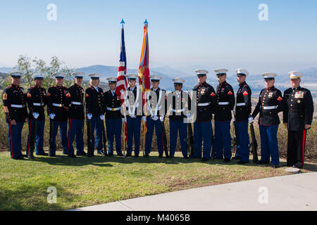 La Ronald Reagan Presidential Foundation et de l'Institut, rendre hommage à une cérémonie de dépôt de gerbes à la Ronald Reagan Presidential Foundation et de la bibliothèque, Simi Valley, Californie, 6 février, 2017. La cérémonie a eu lieu pour honorer le 107e anniversaire de la naissance de Ronald Regan. (U.S. Marine Corps photo par Lance Cpl. Noah) Rudash Banque D'Images