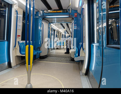 Intérieur de la nouvelle voitures de métro Azur à Montréal,Canada Banque D'Images