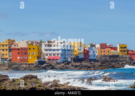 Détail vue pittoresque de maisons colorées à Tenerife, Espagne. L'océan Atlantique Banque D'Images