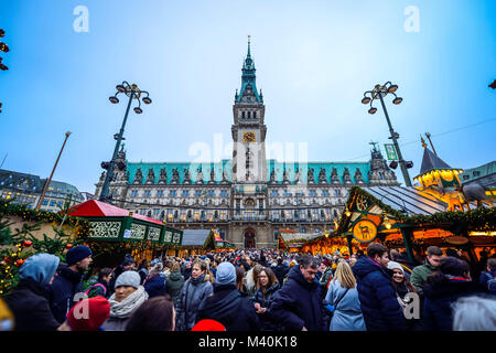 Marché de Noël à l'Hôtel de Ville Marché de Hambourg, Allemagne, Europe, auf dem Weihnachtsmarkt Rathausmarkt à Hamburg, Deutschland, Europa Banque D'Images