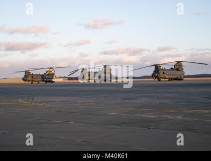 Trois hélicoptères Chinook de la RAF sur l'aire Banque D'Images