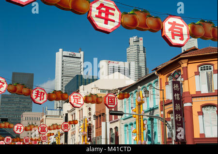 12.02.2018, Singapour, République de Singapour, en Asie - Décoration de rue le long de North Bridge Road pour le Nouvel An chinois. Banque D'Images