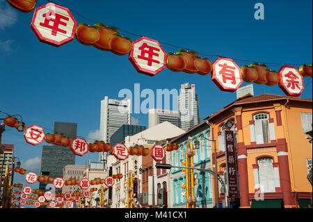 12.02.2018, Singapour, République de Singapour, en Asie - Décoration de rue le long de North Bridge Road pour le Nouvel An chinois. Banque D'Images