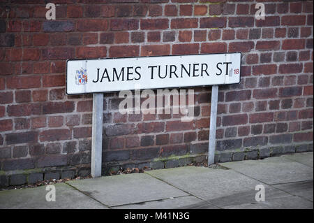 Avantages Street. James Turner est représenté dans la rue Winston zone verte de Birmingham. Il a été filmé pour un documentaire sur Channel 4 TV. Banque D'Images