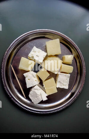 Meze, fromage Feta et le Graviera, Crète, Grèce Banque D'Images