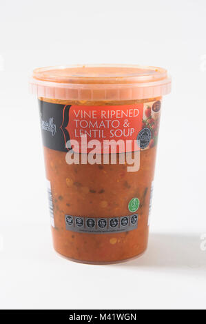 Supermarché Aldi propre marque Vine mûris et tomate Soupe de lentilles de là spécialement sélectionné. Banque D'Images