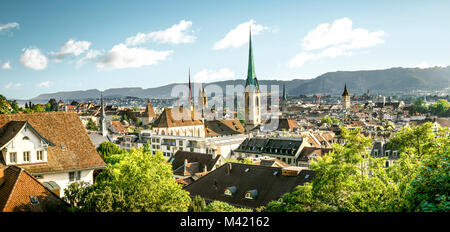 Panorama du centre-ville historique de Zurich, Suisse Banque D'Images