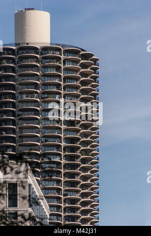 Détail Marina City Tours, conçu par fra. Bertrand Goldberg avec sa suite géométrique de terrasses arrondies. Chicago, États-Unis Banque D'Images