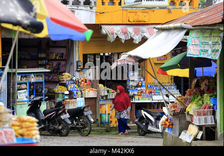 Vendeur de fruits et légumes au Candi Kuning Bali Bedugul.Marché..L'Indonésie Banque D'Images