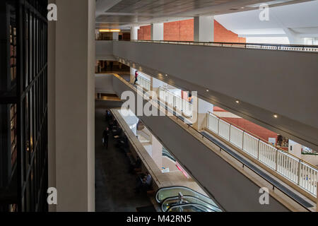 Le Grade 1 énumérés British Library, Euston Road, Londres, Angleterre Banque D'Images