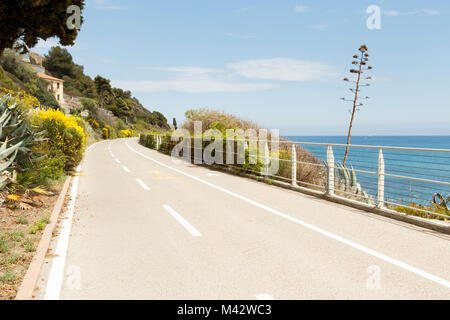 Ligurie, Italie. La piste cyclable d'azur à vélo Banque D'Images