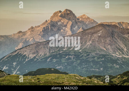 Le Groupe de la Tofane et le Lavinores au lever du soleil, Cortina d'Ampezzo, Belluno district,Veneto,Italie,Europe Banque D'Images