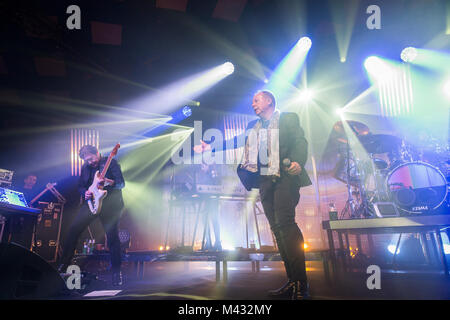 Simple Minds prendre à la scène en Barrlowlands Glasgow .Bac 2007 le 13 février 2018. Premiere le nouvel album studio, marcher entre les mondes. Glasgow Barrowland Ballroom ,:Crédit Photo Martin os (Ecosse) Crédit : Martin Bone/Alamy Live News Banque D'Images