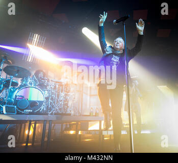Simple Minds prendre à la scène en Barrlowlands Glasgow .Bac 2007 le 13 février 2018. Premiere le nouvel album studio, marcher entre les mondes. Glasgow Barrowland Ballroom ,:Crédit Photo Martin os (Ecosse) Crédit : Martin Bone/Alamy Live News Banque D'Images