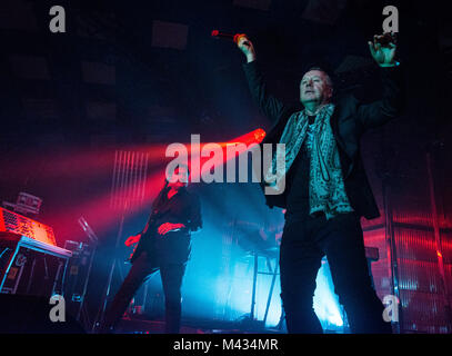 Simple Minds prendre à la scène en Barrlowlands Glasgow .Bac 2007 le 13 février 2018. Premiere le nouvel album studio, marcher entre les mondes. Glasgow Barrowland Ballroom ,:Crédit Photo Martin os (Ecosse) Crédit : Martin Bone/Alamy Live News Banque D'Images