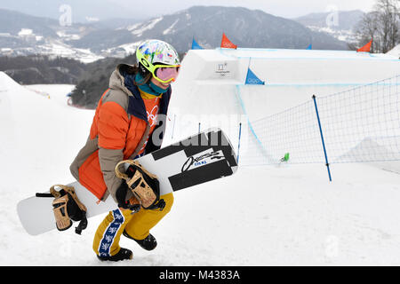 Pyeongchang, Corée. Feb 14, 2018. Le surfeur tchèque Eva Samkova est visible pendant le snowboard-cross training session à l'Jeux olympiques d'hiver de 2018 à Pyeongchang, Corée du Sud, le 14 février 2018. Credit : Michal Kamaryt/CTK Photo/Alamy Live News Banque D'Images