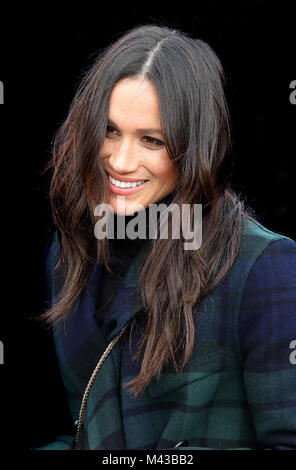 Mme Meghan Markle arrivent à l'Esplanade en face de l'Edinburgh Castle à Édimbourg, le 13 février 2018, sur leur visite conjointe de l'Écosse Photo : Albert Nieboer / Pays-Bas / Point de vue - pas de câble · SERVICE Photo : Albert Nieboer/Royal Press Europe/PRE Banque D'Images