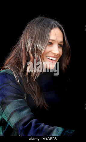 Mme Meghan Markle arrivent à l'Esplanade en face de l'Edinburgh Castle à Édimbourg, le 13 février 2018, sur leur visite conjointe de l'Écosse Photo : Albert Nieboer / Pays-Bas / Point de vue - pas de câble · SERVICE Photo : Albert Nieboer/Royal Press Europe/PRE Banque D'Images