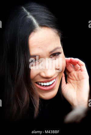 Mme Meghan Markle arrivent à l'Esplanade en face de l'Edinburgh Castle à Édimbourg, le 13 février 2018, sur leur visite conjointe de l'Écosse Photo : Albert Nieboer / Pays-Bas / Point de vue - pas de câble · SERVICE Photo : Albert Nieboer/Royal Press Europe/PRE Banque D'Images