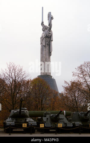 La Mère-patrie Monument au centre-ville de Kiev en Ukraine Banque D'Images