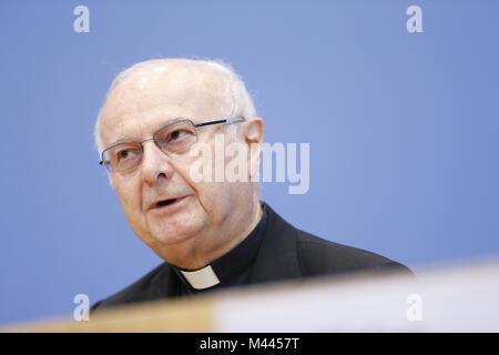 L'Archevêque Zollitsch lors d'une conférence de presse à Berlin - Bundespressekonferenz. Banque D'Images