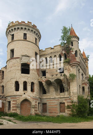 Manoir abandonné en style gothique, Muromtzevo, centr Banque D'Images