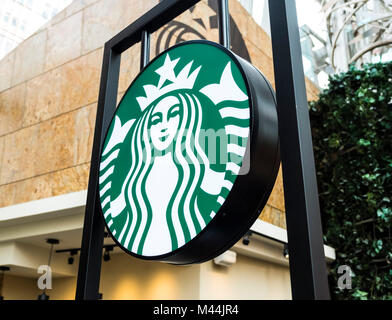 Hong Kong - 11 Février 2018 : Starbucks dans Hong Kong. La société Starbucks Coffee Company est un café et la chaîne. Banque D'Images