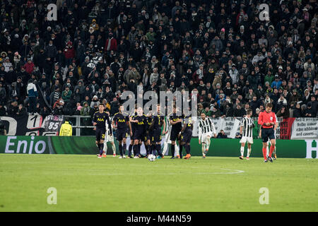 Turin, Italie. Feb 13, 2018. Tottenahm célèbre lors de la Ligue des Champions match Juventus FC vs Tottenham Hotspurs FC. Score final a été 2-2 dans Juventus Stadium, Turin, Italie 13 février 2018 Crédit : Alberto Gandolfo/Pacific Press/Alamy Live News Banque D'Images