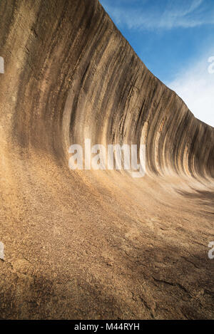 Dans la Wave Rock fantastique Wave Rock Wildlife Park près de Hyden dans l'ouest de l'Australie. Banque D'Images