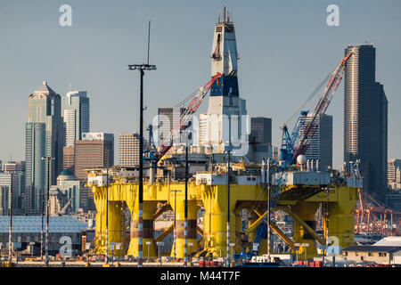 États-unis, Washington, Seattle, la société pétrolière Shell de plate-forme flottante oild rilling Banque D'Images