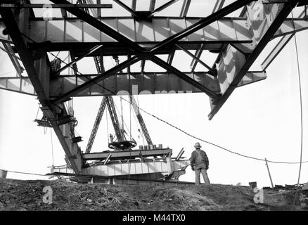 La construction de routes de la Chicago Skyway sur le côté sud de Chicago, ca. 1958. Banque D'Images