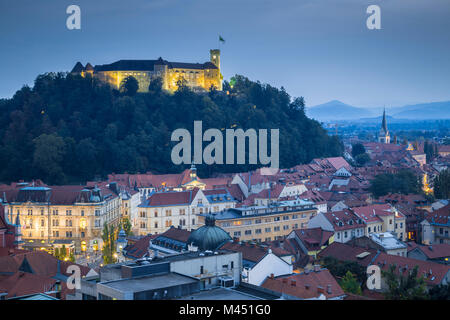 Portrait de Ljubljiana vieille ville, avec le château. Ljubljiana, Osrednjeslovenska, la Slovénie. Banque D'Images