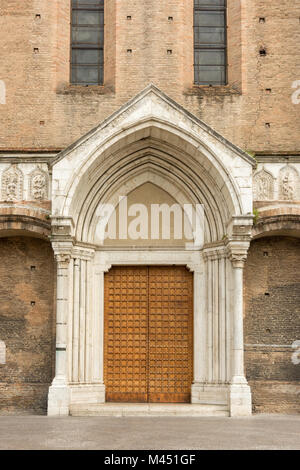 L'avant de la Basilique de San Francesco , ou la basilique de Saint François, une église historique dans la ville de Bologne Banque D'Images