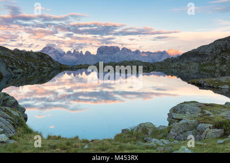 Dolomites de Brenta vue du Lago Nero, Parc Naturel Adamello Brenta, province de Trento, Trentino Alto Adige, Italie, Europe district Banque D'Images