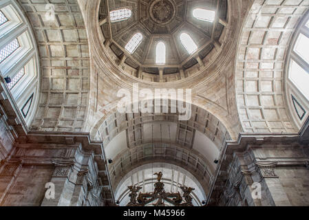 Intérieur de la Basilique Estrela à Lisbonne, Portugal Banque D'Images